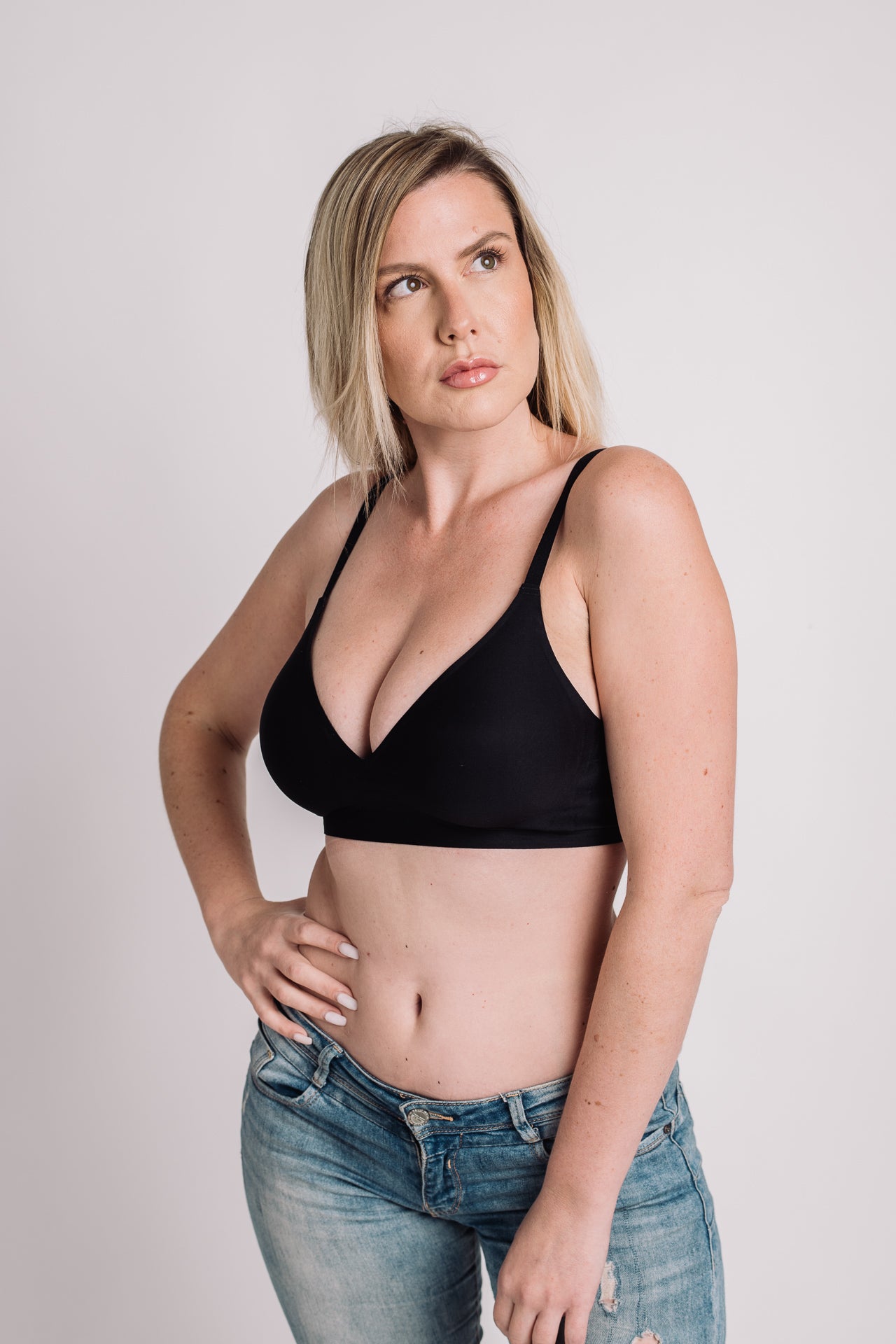 Bezešvá podprsenka ČERNÁ